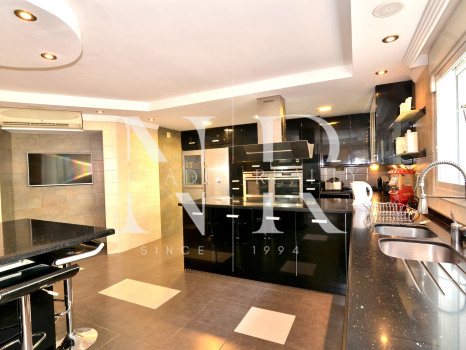 Villa in Elviria with beautiful sea views for sale