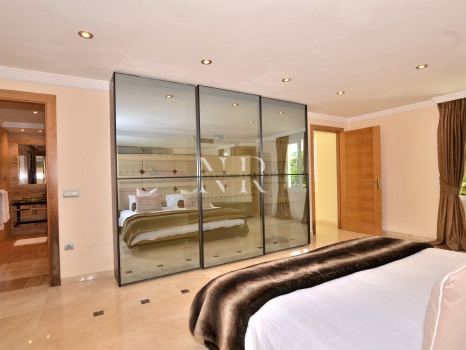 Villa en Elviria con preciosas vistas al mar en venta