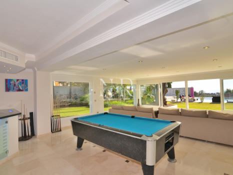 Villa en Elviria con preciosas vistas al mar en venta