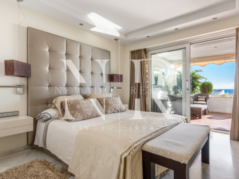 Penthouse à Don Gonzalo avec vue panoramique et piscine privée à vendre