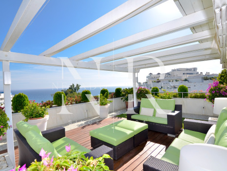 Penthouse à Don Gonzalo avec vue panoramique et piscine privée à vendre