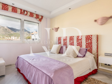 Penthouse à Don Gonzalo avec vue panoramique et piscine privée à vendre