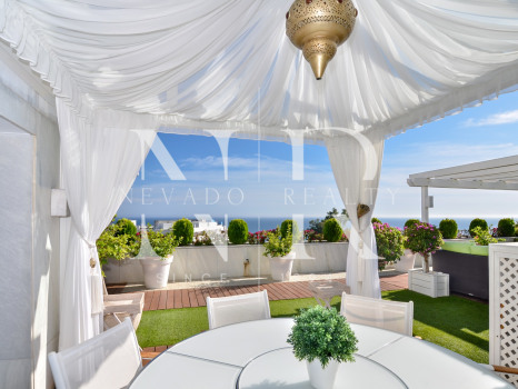 Penthouse à Don Gonzalo avec vue panoramique et piscine privée à vendre