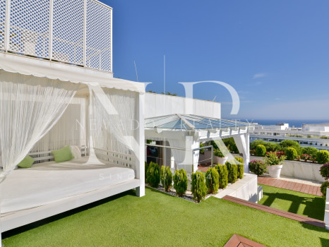 Penthouse à Don Gonzalo avec vue panoramique et piscine privée à vendre