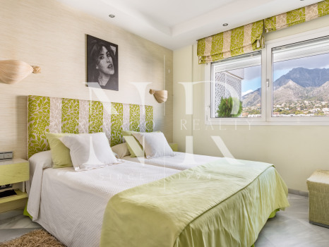 Penthouse à Don Gonzalo avec vue panoramique et piscine privée à vendre