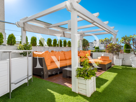 Penthouse à Don Gonzalo avec vue panoramique et piscine privée à vendre