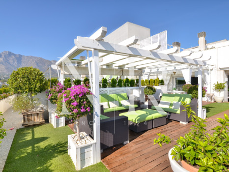 Penthouse à Don Gonzalo avec vue panoramique et piscine privée à vendre