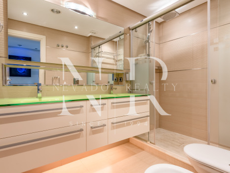 Penthouse à Don Gonzalo avec vue panoramique et piscine privée à vendre