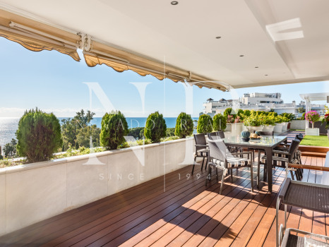 Penthouse à Don Gonzalo avec vue panoramique et piscine privée à vendre