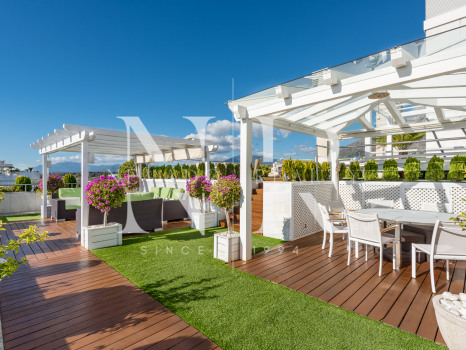 Penthouse à Don Gonzalo avec vue panoramique et piscine privée à vendre