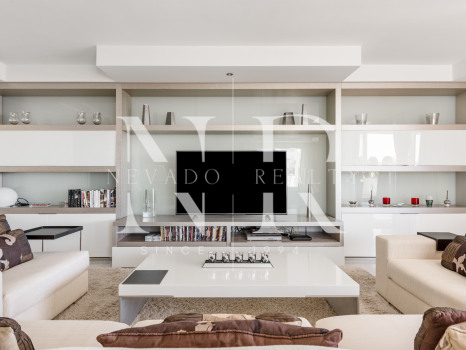 Penthouse à Don Gonzalo avec vue panoramique et piscine privée à vendre