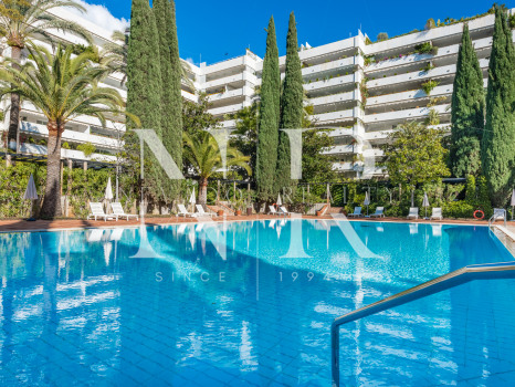 Penthouse à Don Gonzalo avec vue panoramique et piscine privée à vendre