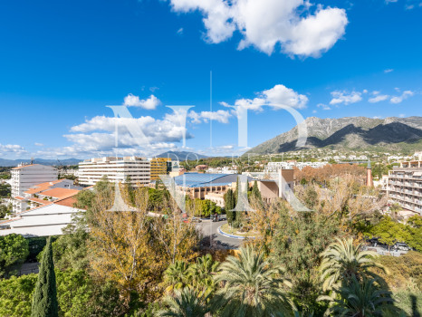 Penthouse à Don Gonzalo avec vue panoramique et piscine privée à vendre