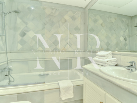 Appartement à Marina Mariola, en première ligne de plage sur la Golden Mile, à vendre