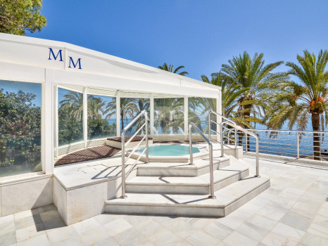 Appartement à Marina Mariola, en première ligne de plage sur la Golden Mile, à vendre