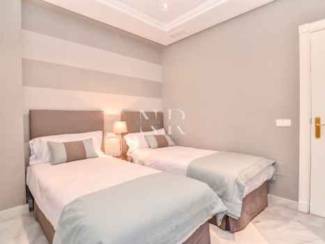Appartement à Marina Mariola, en première ligne de plage sur la Golden Mile, à vendre
