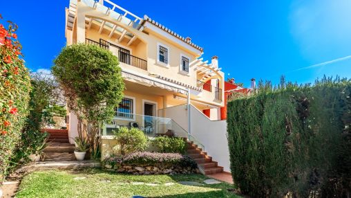 Maison Jumelée pour un loyer à court terme dans El Rosario, Marbella Est