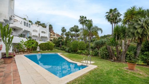 Stadthaus mit einer Außergewöhnlichen Gelegenheit in Las Lomas de Marbella Club