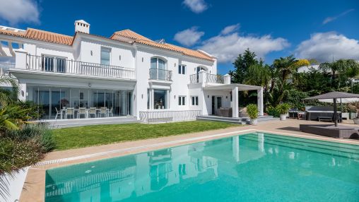 Dream Villa in Los Flamingos: Luxury, Panoramic Views and Maximum Privacy in Marbella