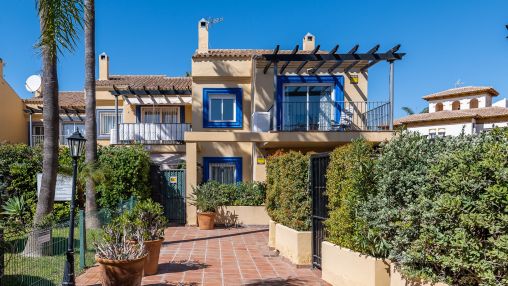 Puerto Banus: Charming Townhouse in a Privileged Location, 500m from the Beach