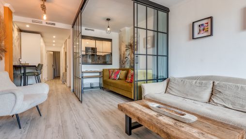 Nueva Andalucia: Modernes Studio-Apartment mit 2 Schlafzimmern in Top-Lage!