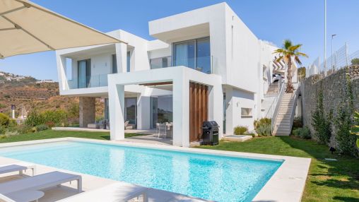 Designer Villa in Los Monteros, Santa Clara with Open Views