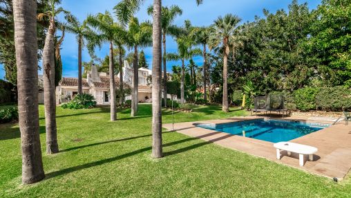 Rio Real: Villa – outstanding reform project with building licence