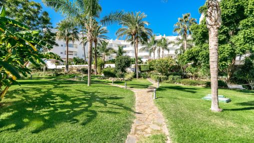 Enormous ground floor apartment in Marbella Real