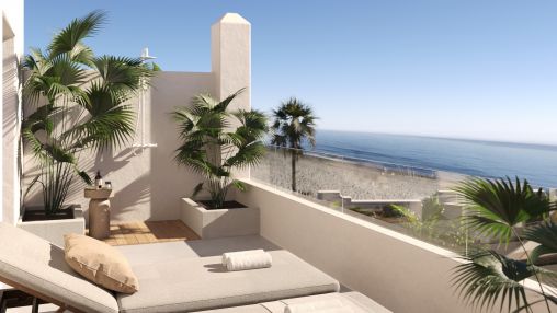 El Rosario: Newly renovated luxury beachfront townhouse