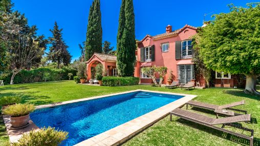Guadalmina Beachside: Lovely Andalusian beachside villa close to amenities