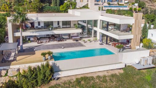 La Alqueria: Designer villa frontline golf with panoramic views