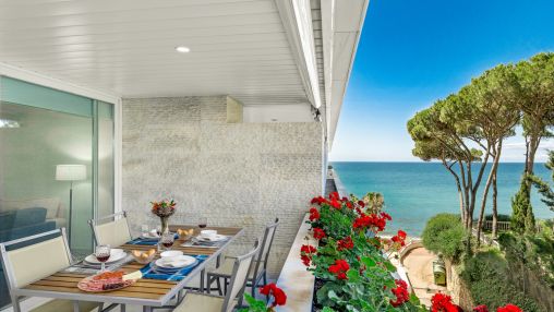 Luxury beach front apartment. Price from €3,400 per week
