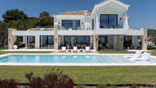 Luxuriöse brandneue Villa mit Meerblick in La Quinta in einer bewachten Wohnanlage