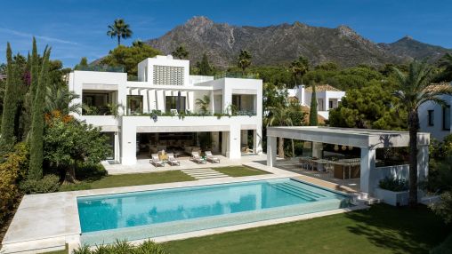 Spectacular Villa in Altos Reales: Elite Living on Marbella's Golden Mile