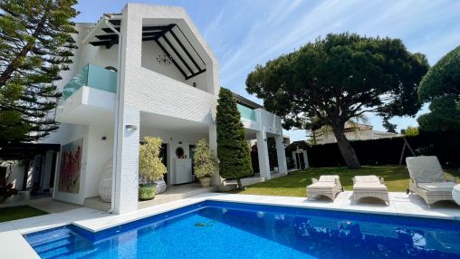 Spacious Villa in The Golden Mile, Marbella 200m from the Beach
