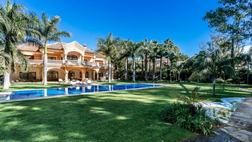 Guadalmina Baja: Espectacular grande villa a 100 m de la playa