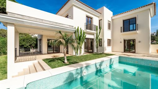 New villa in Elviria with panoramic views