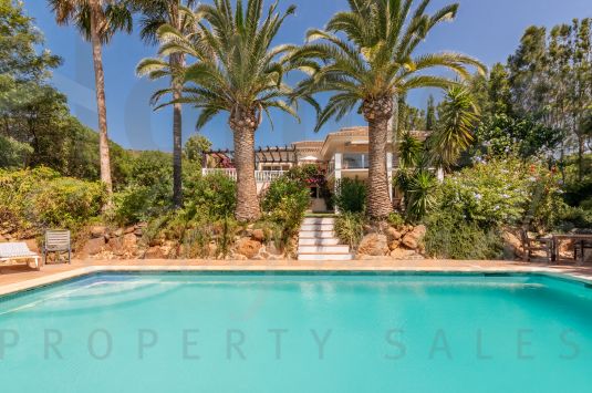 Stunning 5 bedroom villa with great views over the sea, Gibraltar and Africa in the distance.