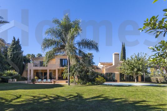 Fantastic family home in very quiet area in Sotogrande Alto with panoramic views.