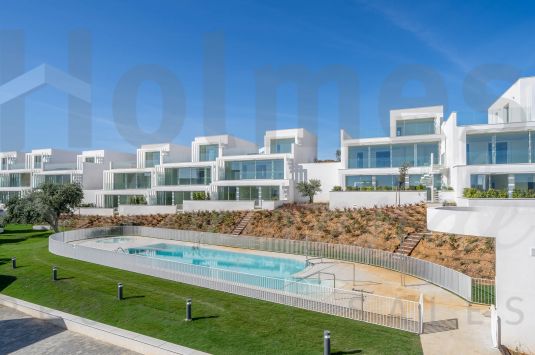 La Finca Fase 1 es un complejo residencial que linda con el Club de Golf La Cañada y con muy bonitas vistas. ACABADA Y LISTA PARA MUDARSE!
