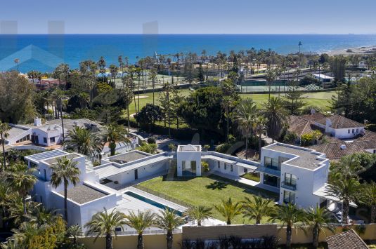 A magnificent example of modern architecture at its best. Kings and Queens, Sotogrande Costa.