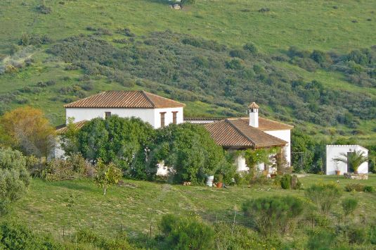 Beautiful finca with a very nice house and beautiful views to Jimena and its castle.