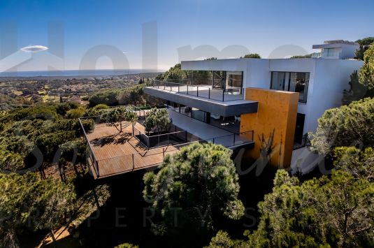 VILLA LAS NUBES. Stunning modern villa recently completed with panoramic views to the sea and golf in Sotogrande Alto.