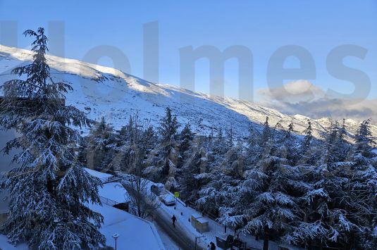 Apartamento de lujo recientemente renovado con vistas panorámicas a las montañas en Sierra Nevada