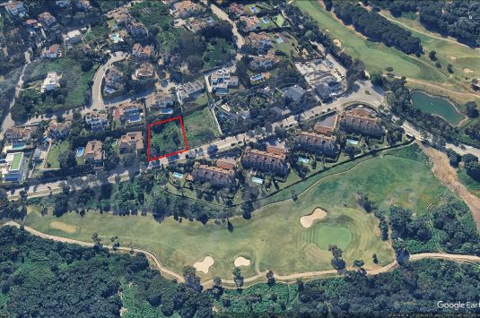 Parcela de 1.658 m² en Sotogrande Alto con proyecto básico terminado, lista para solicitar licencia, cerca del Colegio Internacional y SO/Sotogrande.