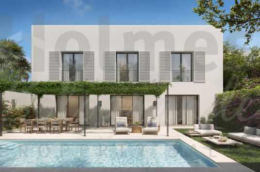 Three-bedroom house within the new Las Villas de los Álamos complex in La Reserva de Sotogrande.