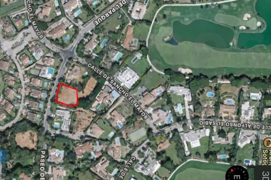 Plot for Sale in Reyes y Reinas - Sotogrande Plot