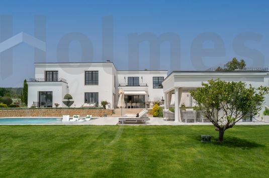 Exquisita Villa Moderna en La Reserva, Sotogrande