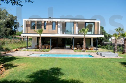 Exquisite Contemporary Villa in Sotogrande Costa Central