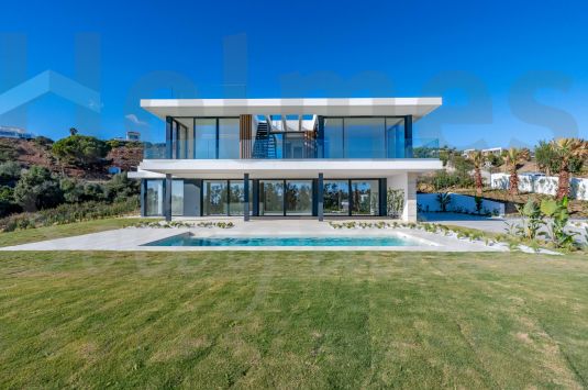Presentamos Villa Ebony: una impresionante vivienda contemporánea ubicada en la exclusiva Zona M de La Reserva, Sotogrande.